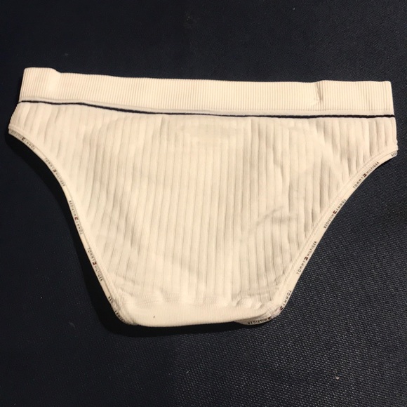 NWT Tommy Hilfiger Women's Seamless Cheeky Bikini - Picture 5 of 5